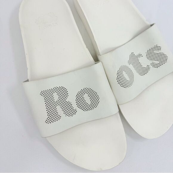 ROOTS Long Beach Pool Slide in White Perforated Spellout - Picture 6 of 11